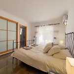 Stunning 4-Bedroom Villa With Pool - Perfect For Families